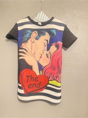 Mini Dress with Pop Art Kiss Graphic - Red & Pink